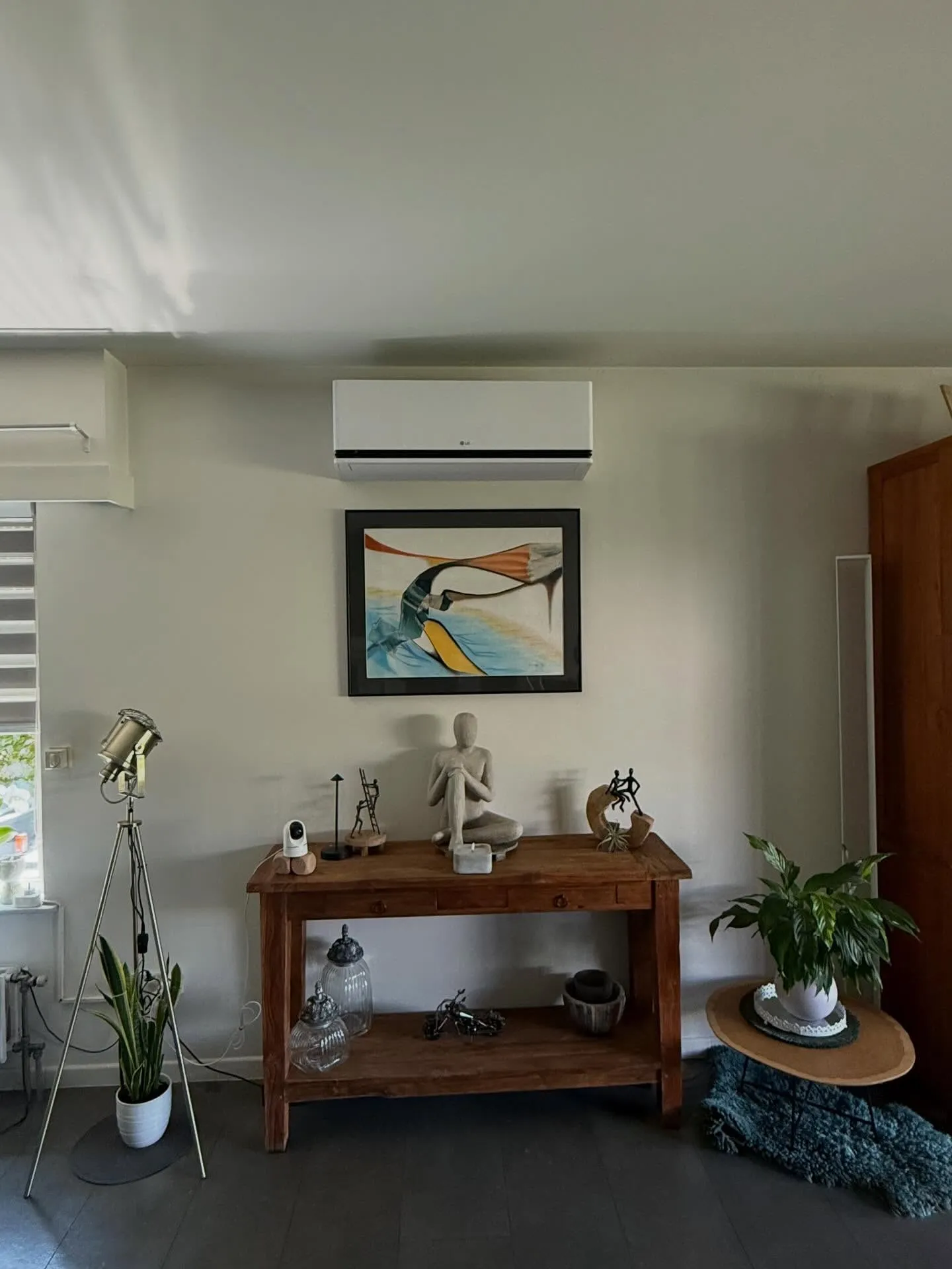 Airco binnenunit in een woonkamer